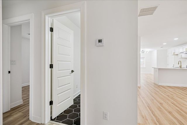 5186 BROKEN OAK DR, Memphis, TN 38119