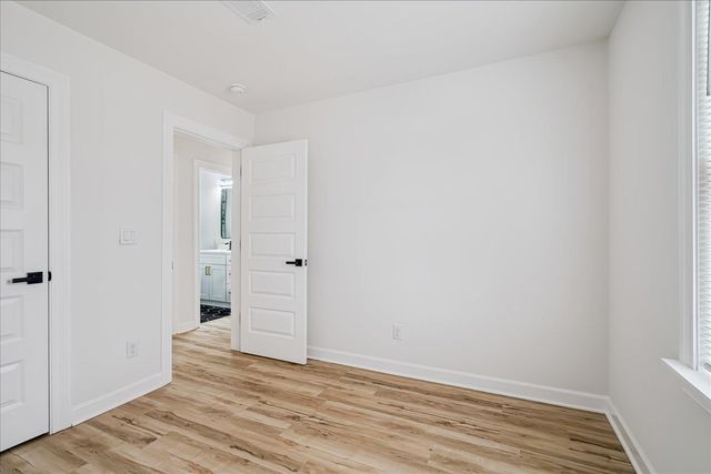 5186 BROKEN OAK DR, Memphis, TN 38119