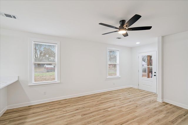 5186 BROKEN OAK DR, Memphis, TN 38119