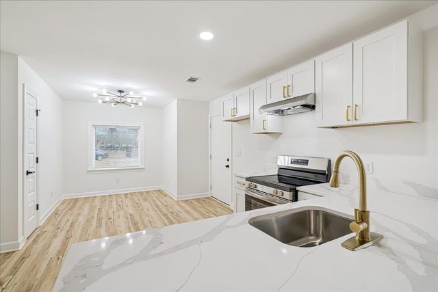 5186 BROKEN OAK DR, Memphis, TN 38119