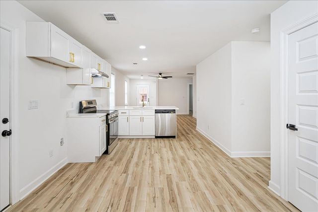 5186 BROKEN OAK DR, Memphis, TN 38119