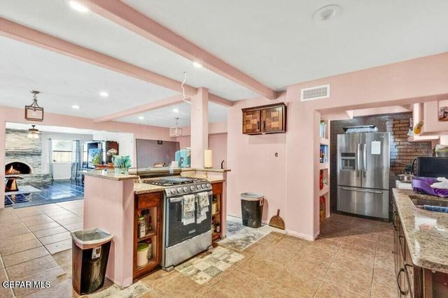143 LA CIENEGA Drive, Socorro, TX 79927