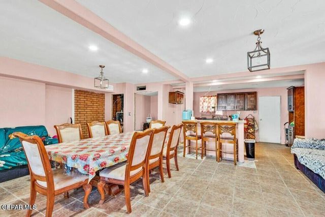 143 LA CIENEGA Drive, Socorro, TX 79927