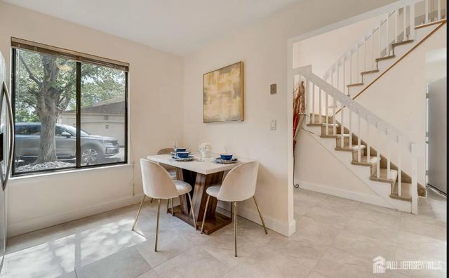 31 Gate House Lane, Edison, NJ 08820