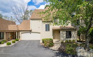 31 Gate House Lane, Edison, NJ 08820