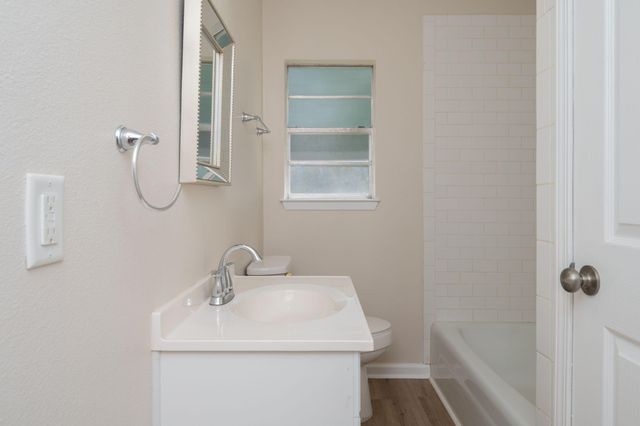 709 Greenwood Street B, Fort Walton Beach, FL 32547