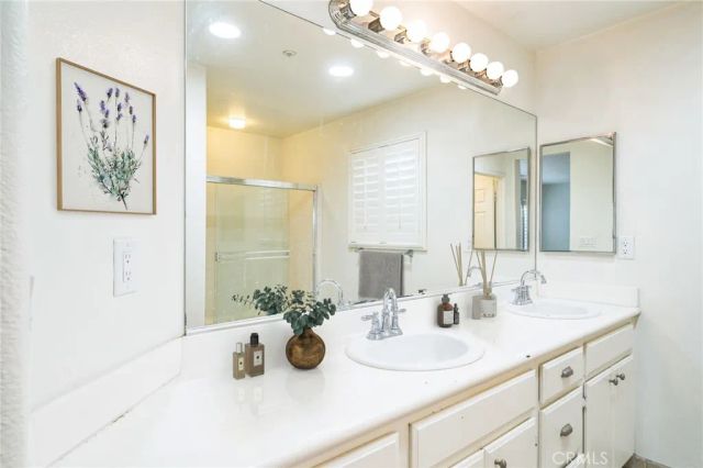 1065 Vaquero Circle, Oxnard, CA 93030