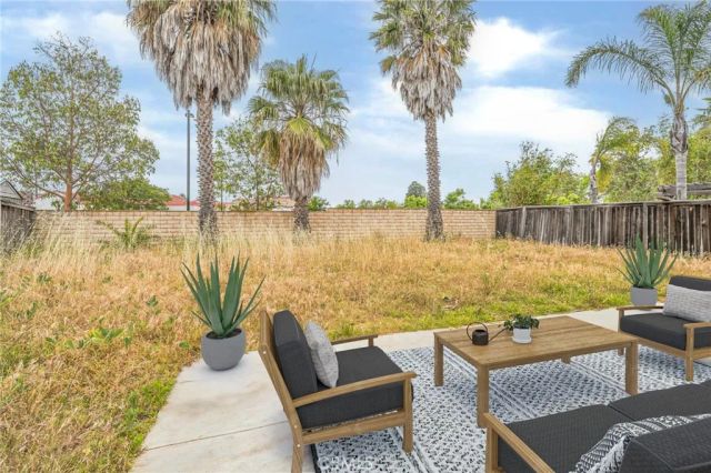 1065 Vaquero Circle, Oxnard, CA 93030