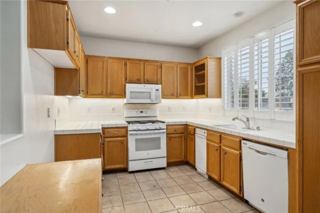 1065 Vaquero Circle, Oxnard, CA 93030