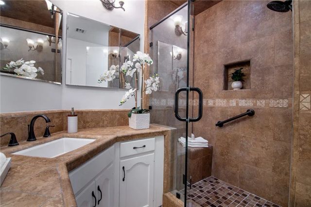 347 W Spazier Avenue, Burbank, CA 91506