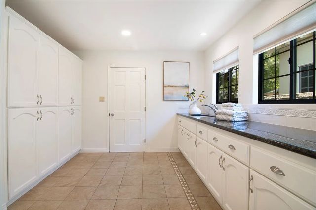 347 W Spazier Avenue, Burbank, CA 91506