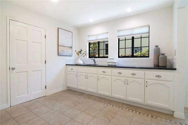 347 W Spazier Avenue, Burbank, CA 91506