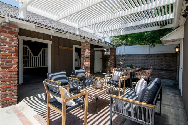 347 W Spazier Avenue, Burbank, CA 91506