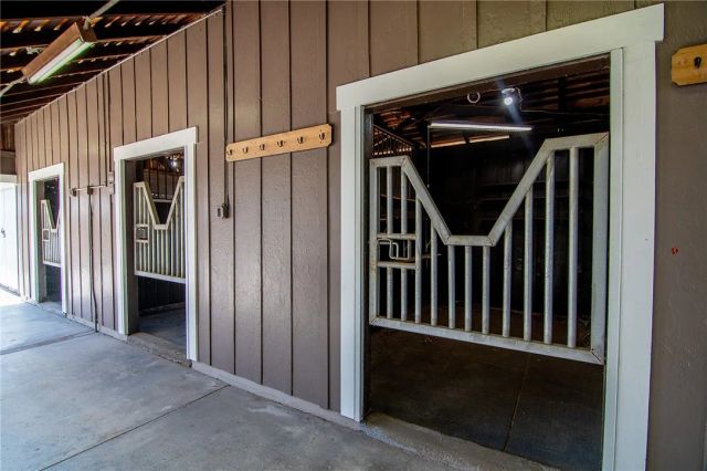347 W Spazier Avenue, Burbank, CA 91506