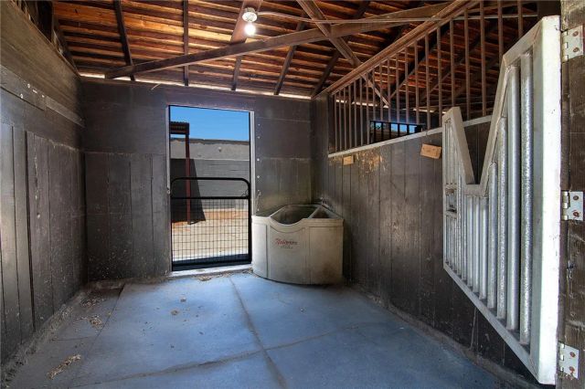 347 W Spazier Avenue, Burbank, CA 91506
