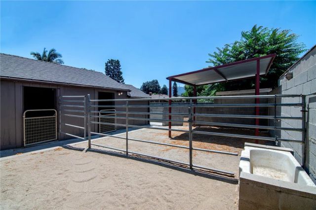 347 W Spazier Avenue, Burbank, CA 91506