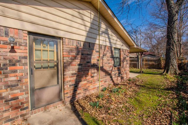 311 E 2nd Street, Lonoke, AR 72086