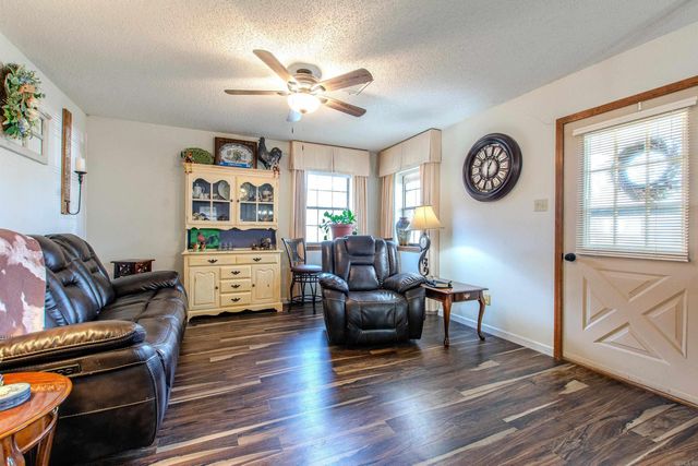 311 E 2nd Street, Lonoke, AR 72086