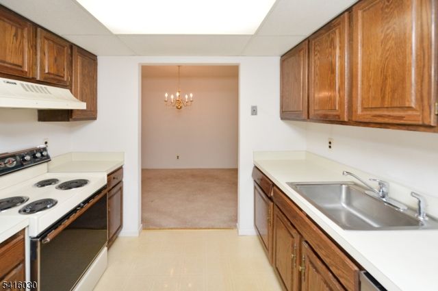 50 Rock Rd 7A, Hawthorne Boro, NJ 07506