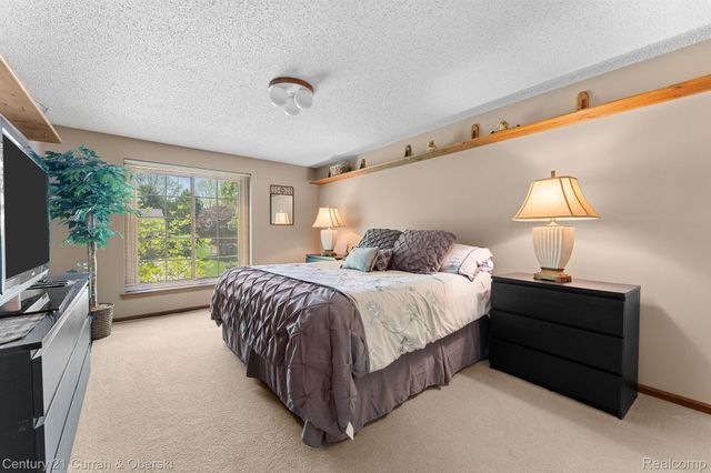 44962 Steeplepath, Novi, MI 48375