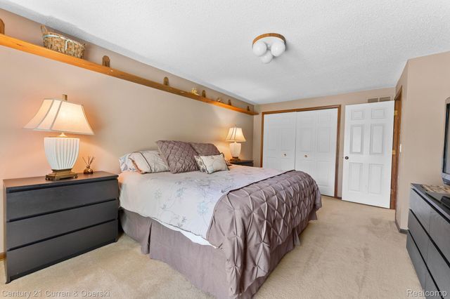 44962 Steeplepath, Novi, MI 48375