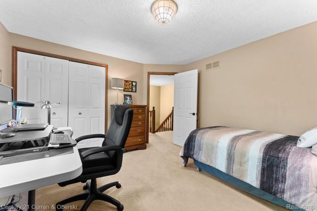 44962 Steeplepath, Novi, MI 48375