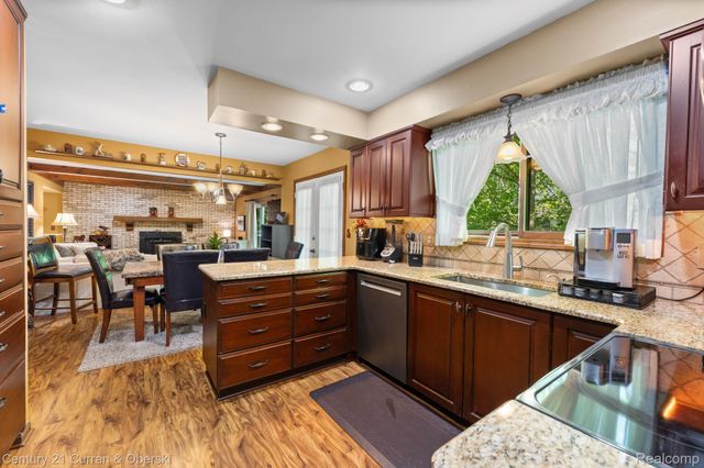 44962 Steeplepath, Novi, MI 48375
