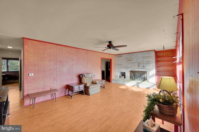 130 CENTER STREET, Manahawkin, NJ 08050