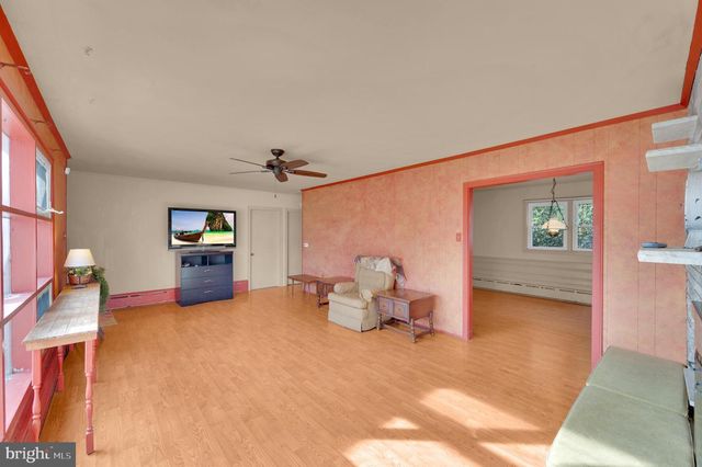 130 CENTER STREET, Manahawkin, NJ 08050