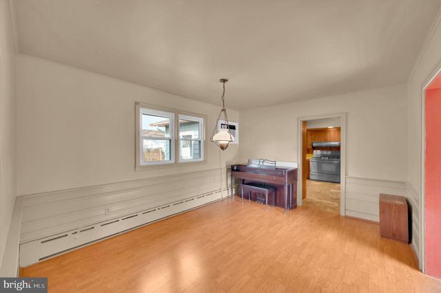 130 CENTER STREET, Manahawkin, NJ 08050