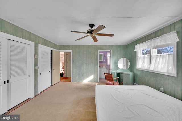 130 CENTER STREET, Manahawkin, NJ 08050