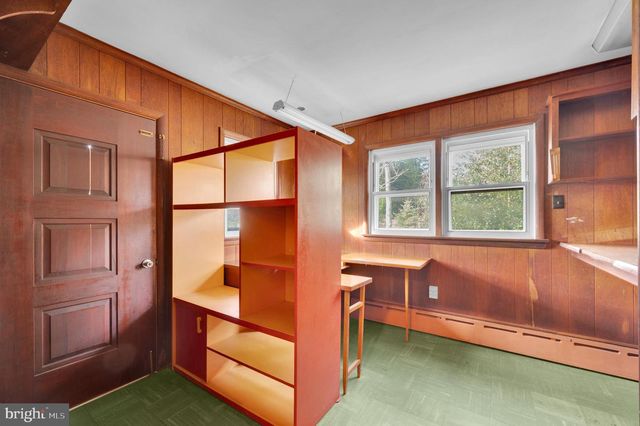 130 CENTER STREET, Manahawkin, NJ 08050