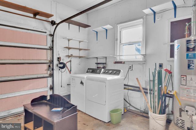 130 CENTER STREET, Manahawkin, NJ 08050