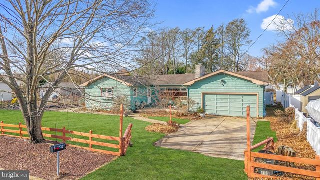 130 CENTER STREET, Manahawkin, NJ 08050