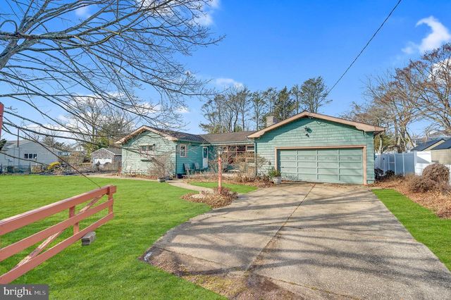 130 CENTER STREET, Manahawkin, NJ 08050