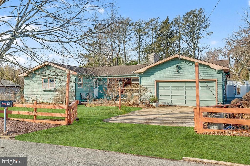 130 CENTER STREET, Manahawkin, NJ 08050