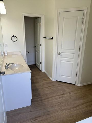 4909 NW 164th Terrace, Edmond, OK 73013