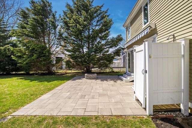 69 Jericho Path, Falmouth, MA 02540
