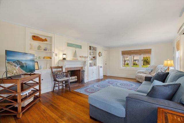 69 Jericho Path, Falmouth, MA 02540