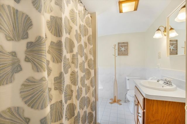 69 Jericho Path, Falmouth, MA 02540