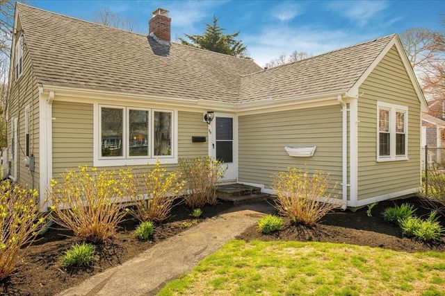 69 Jericho Path, Falmouth, MA 02540