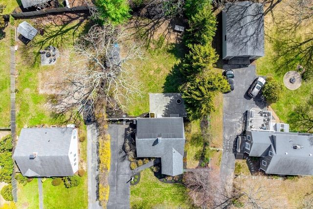 69 Jericho Path, Falmouth, MA 02540