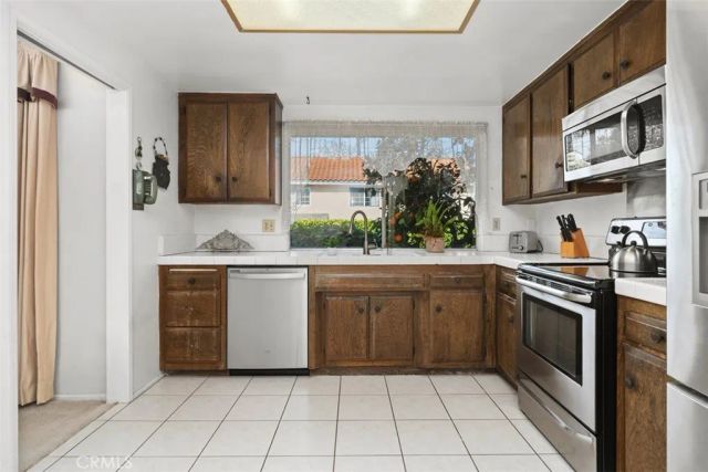 14541 Savin Avenue, Irvine, CA 92606