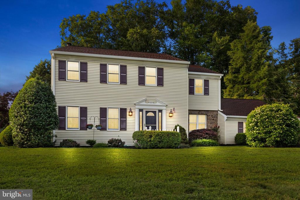 111 BRIARWOOD DR, Southampton, PA 18966
