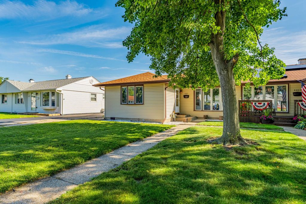 8801 S Kilbourn Avenue, Hometown, IL 60456 — exterior