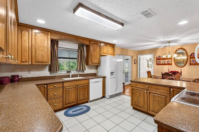 37821 WILLINGHAM AVENUE, Dade City, FL 33525