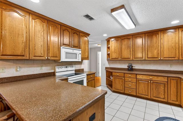 37821 WILLINGHAM AVENUE, Dade City, FL 33525