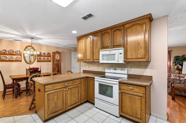 37821 WILLINGHAM AVENUE, Dade City, FL 33525