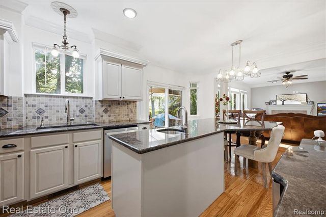 2475 Horace Street, West Bloomfield, MI 48324