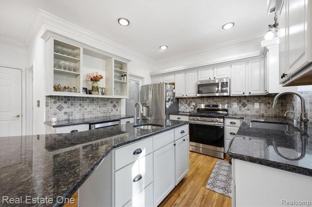 2475 Horace Street, West Bloomfield, MI 48324